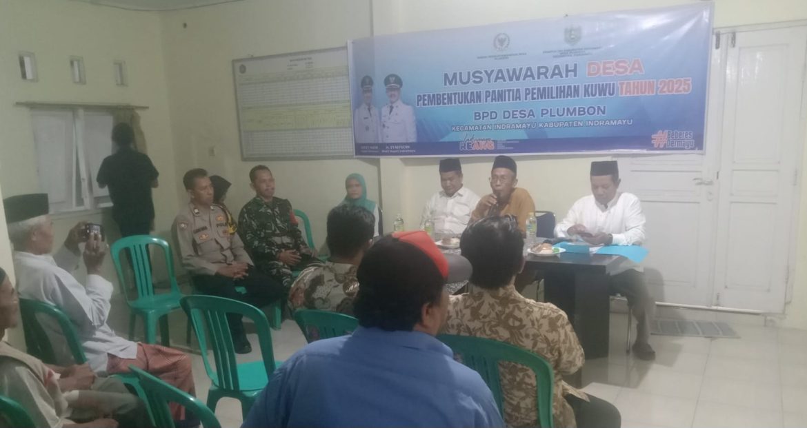 Anggota Koramil 1601 Indramayu Hadiri Kegiatan Musyawarah Desa Pembetukan Panitia Pemilihan Kuwu Desa Plumbon 
