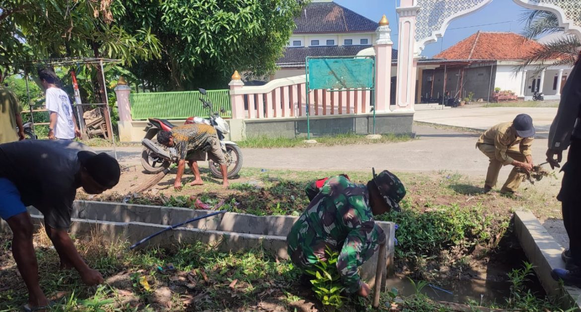 Danramil 1603 Melakukan Kegiatan Karya Bakti Pembersihan Prasarana Umum Dalam Rangka Memperingati HUT TNI yang ke-80,Tahun 2025 Dengan Tema Merdeka Sampah. 