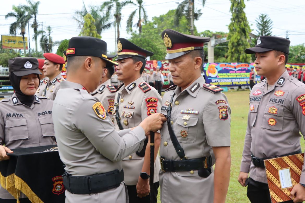 Kapolres Ogan Ilir Pimpin Upacara Serah Terima Jabatan di Lingkungan Polres Ogan Ilir