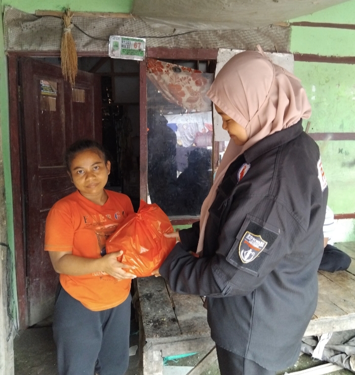 DPP APPI Bagikan 1500 Paket Sembako di Pelosok Desa di Kabupaten Karawang