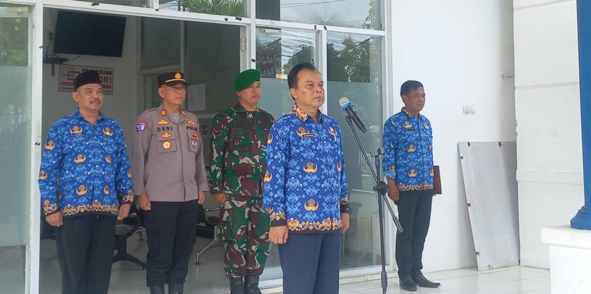 Anggota Koramil 1601 Indramayu Melaksanakan Upacara Peringatan Hari Kesaktian Pancasila Tingkat Kecamatan Balongan Tahun 2025