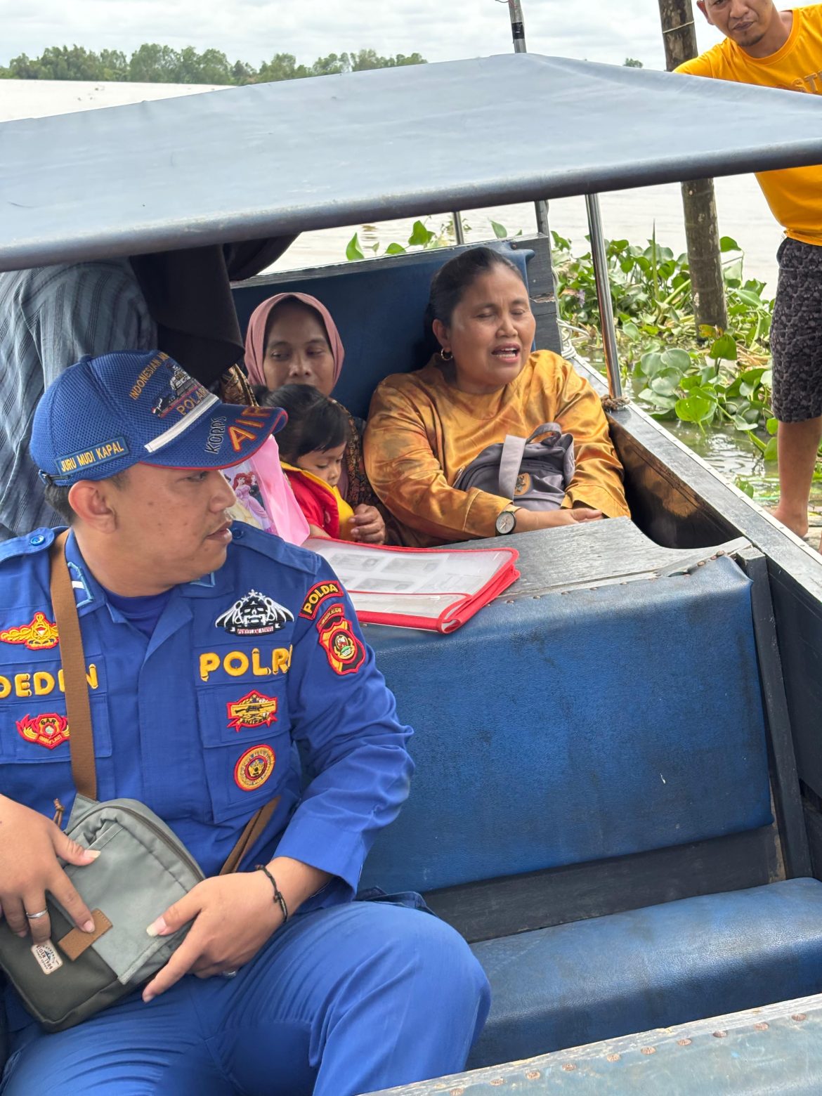 Bocah 2 Tahun Dievakuasi dengan Ambulance Apung Polairud Polda ke RS Bunda Terserang Muntaber