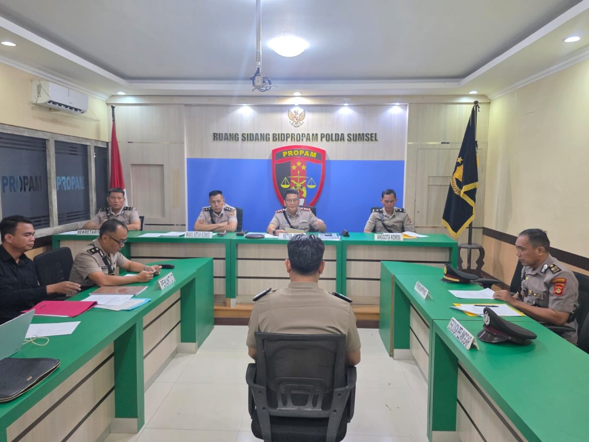Sidang KKEP Polda Sumsel : Anggota Polsek Sako Dihukum Penempatan Khusus karena Pukul Warga