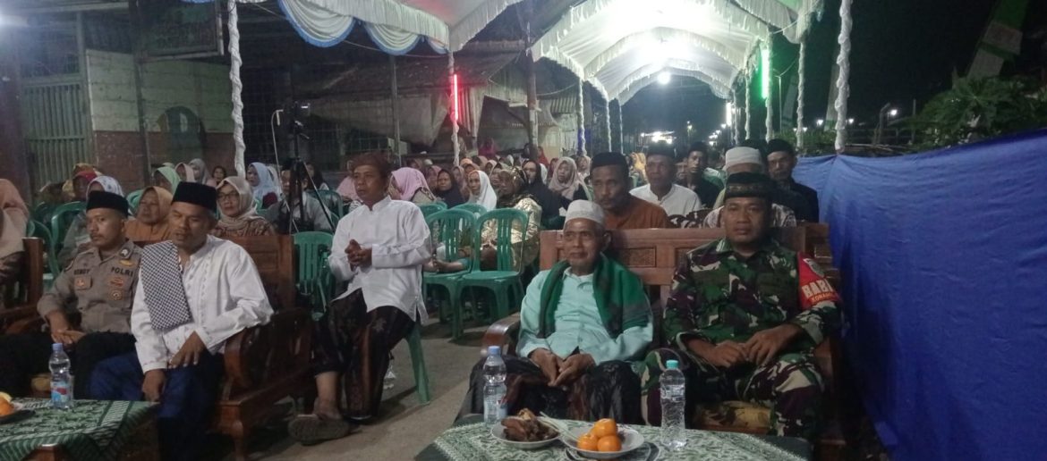 Babinsa Koramil 1608 Karangampel Menghadiri Acara Maulid Nabi Muhammad SAW Desa Dukuh Jeruk