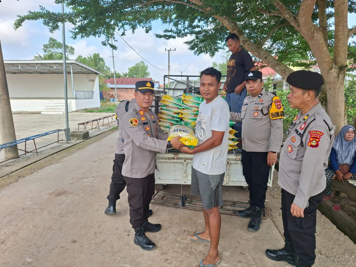 Polsek Muara Padang Distribusikan 8 Ton Beras Murah, Langsung Ludes Diserap Warga