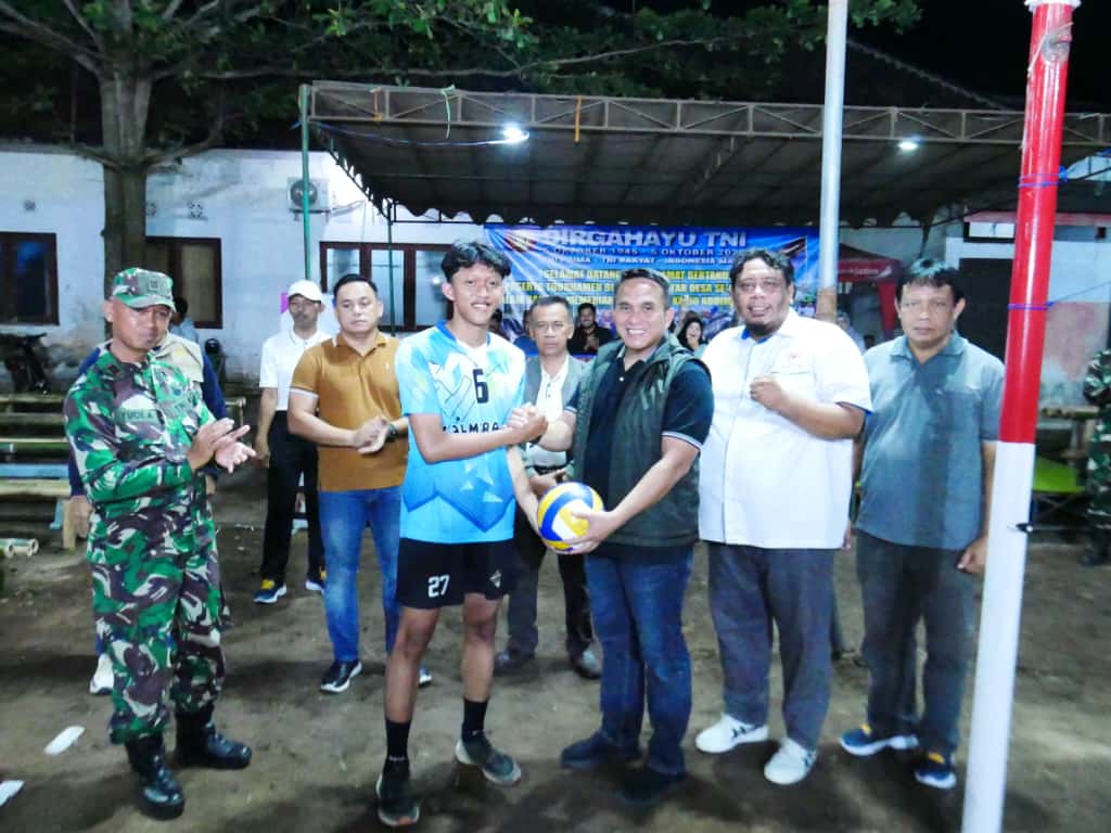 Turnamen Bola Voli Antar Desa Se Blitar Raya MUSPIKA CUP 2025 Resmi Dibuka, Meriahkan HUT TNI Ke 80 Di Aloon-Aloon Lodoyo