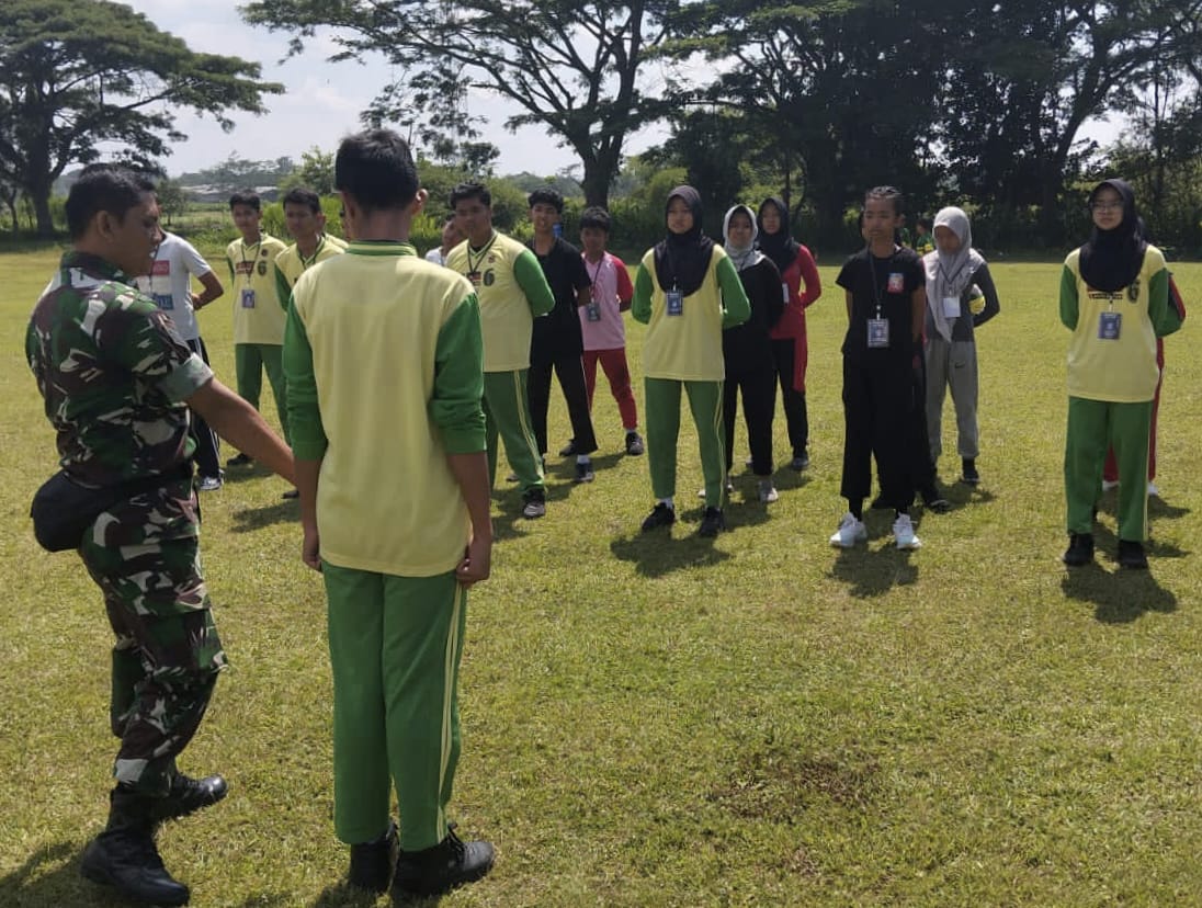 Danramil Sananwetan Beri Pembekalan Bela Negara pada Peserta LDKS SMPN 6 Kota Blitar