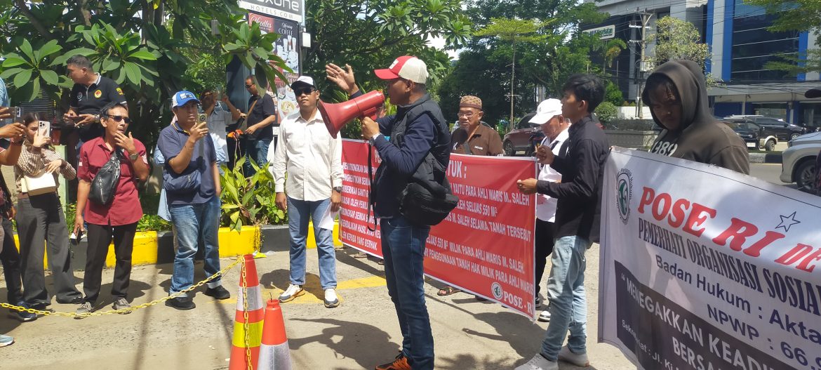 POSE RI Dan JO Media Partner POSE RI Demo di Depan MaxOne Hotel Terkait Dugaan Penyerobotan Tanah