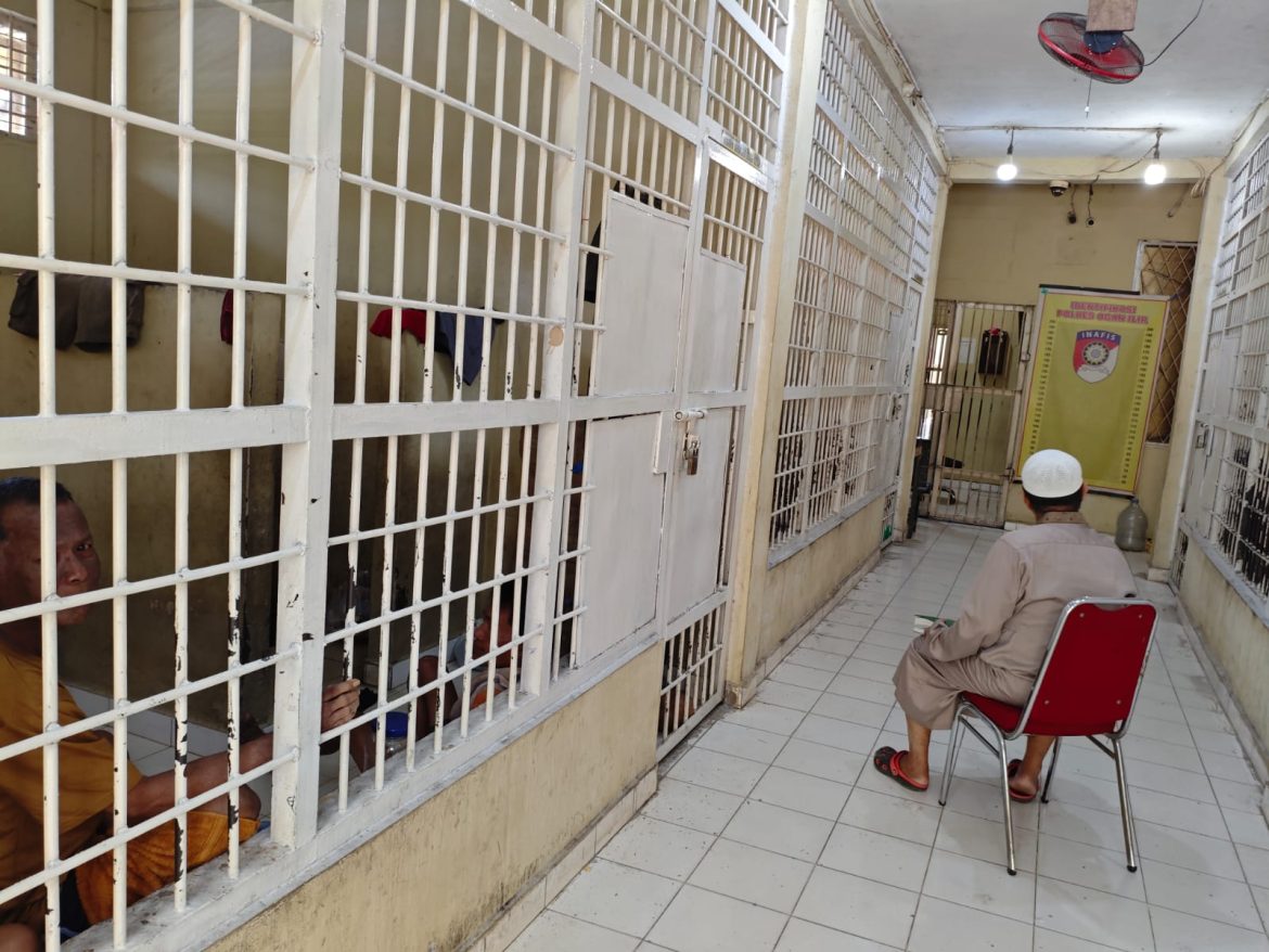 Ustadz Ali Ajak Tahanan Polres Ogan Ilir: Segeralah Bertaubat, Perbaiki Diri Sebelum Ajal Menjemput