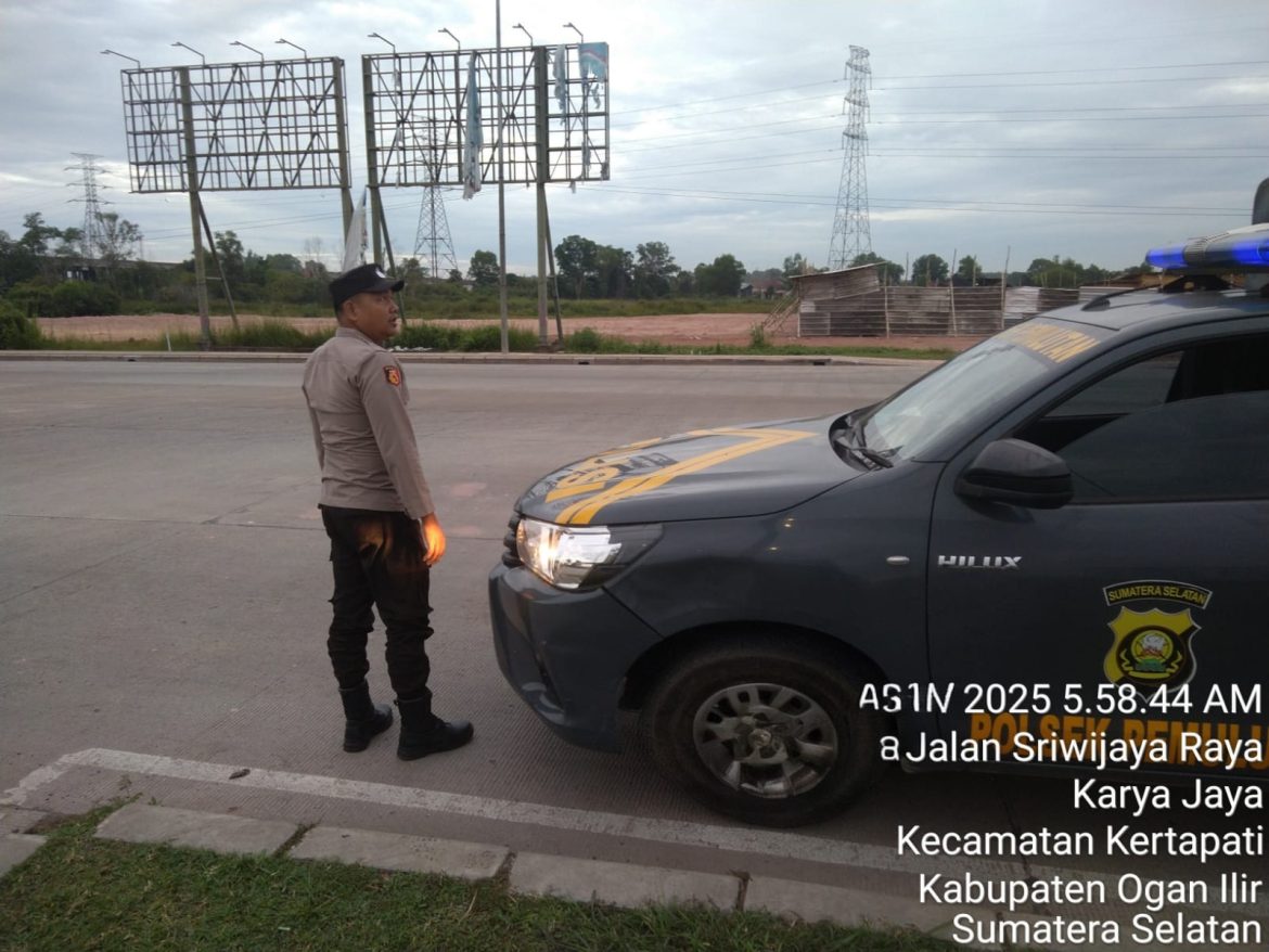 Polsek Pemulutan Gelar Strong Point Pagi Wujudkan Keamanan, Kelancaran, dan Cegah Praktik Pungli di Jalan Raya