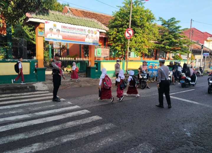 Polresta Cirebon Pelaksanaan Gatur Pagi Siang Sore Serentak dan Masif
