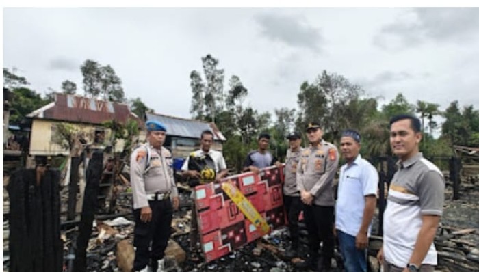 Polsek Tanjung Lago Menggelar Bakti Sosial Menyalurkan Bantuan  Terhadap Masyarakat Terdampak Kebakaran