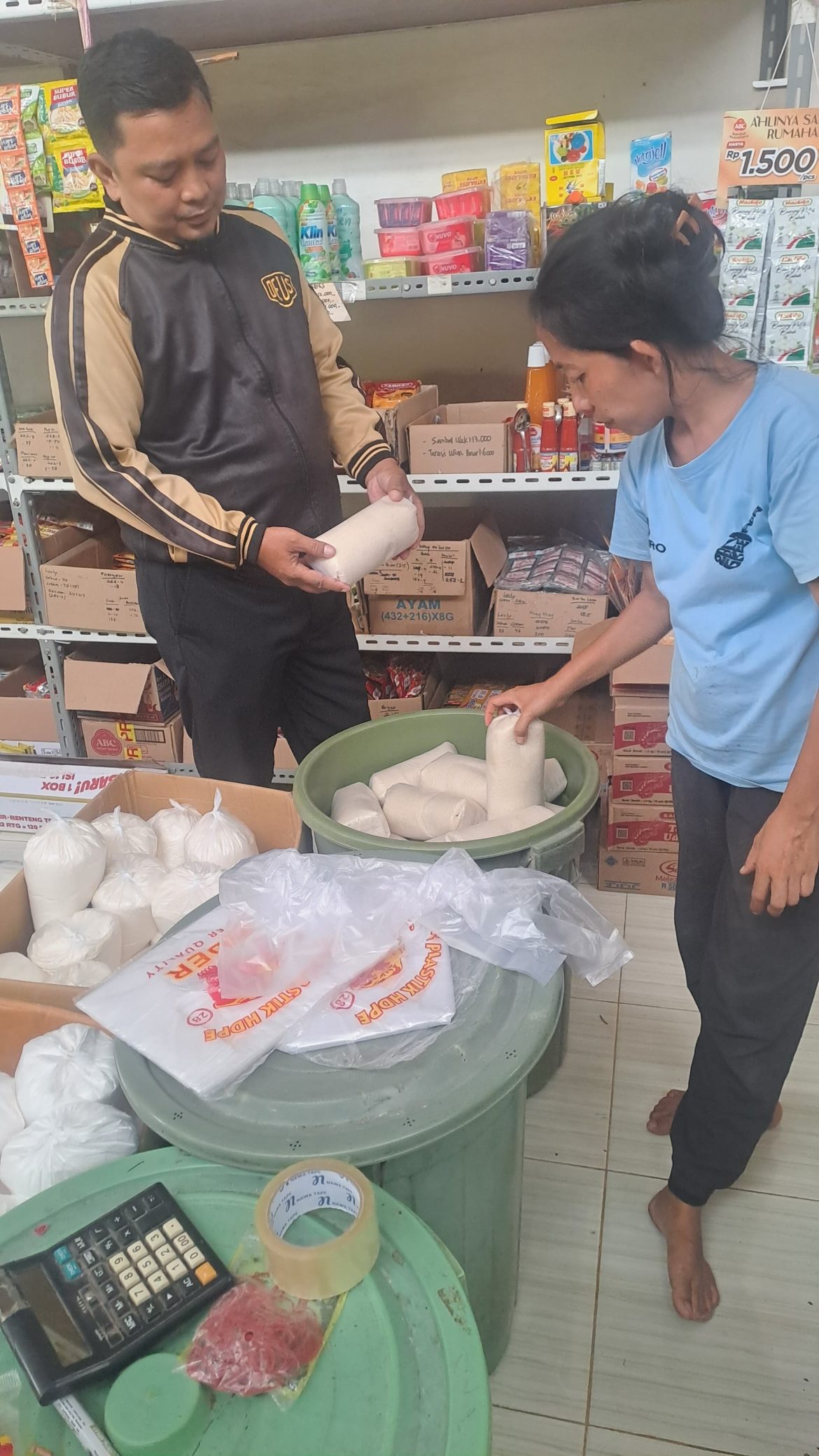 Jelang Nataru 2026, Polsek Pemulutan Pastikan Harga dan Stok Bapokting Tetap Stabil