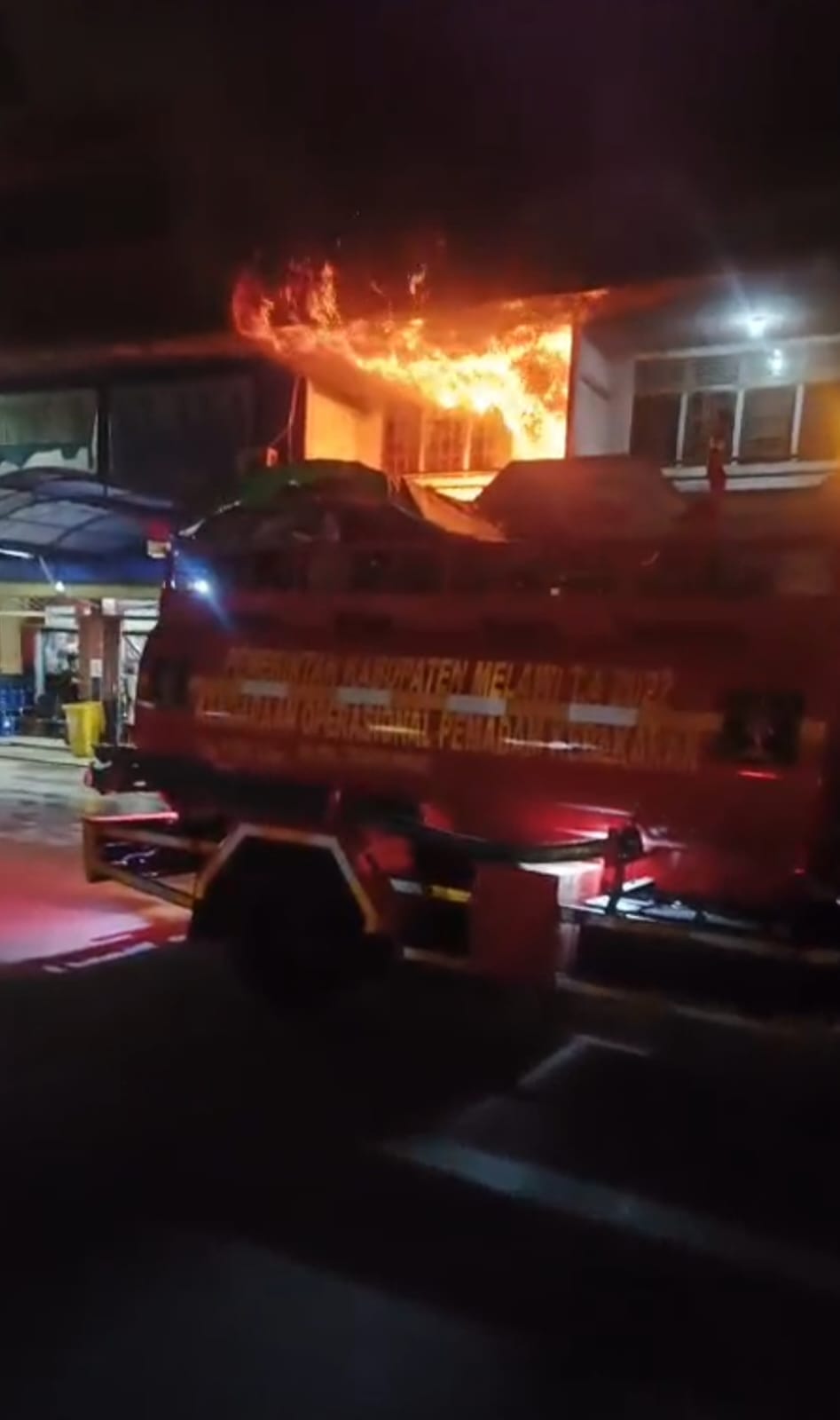 jago merah melahab 5 Bangunan Ruko di Jalan Juang Nanga Pinoh,Melawi.