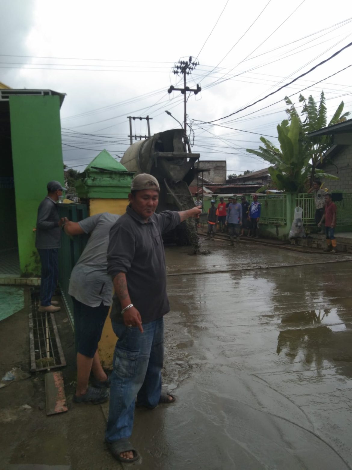 Perbaikan Jalan di Perum PNS Pemkot Gandus RW 07 RT 26 Kec,Gandus Kel, Gandus Swadaya Donasi Masyarakat Sendiri
