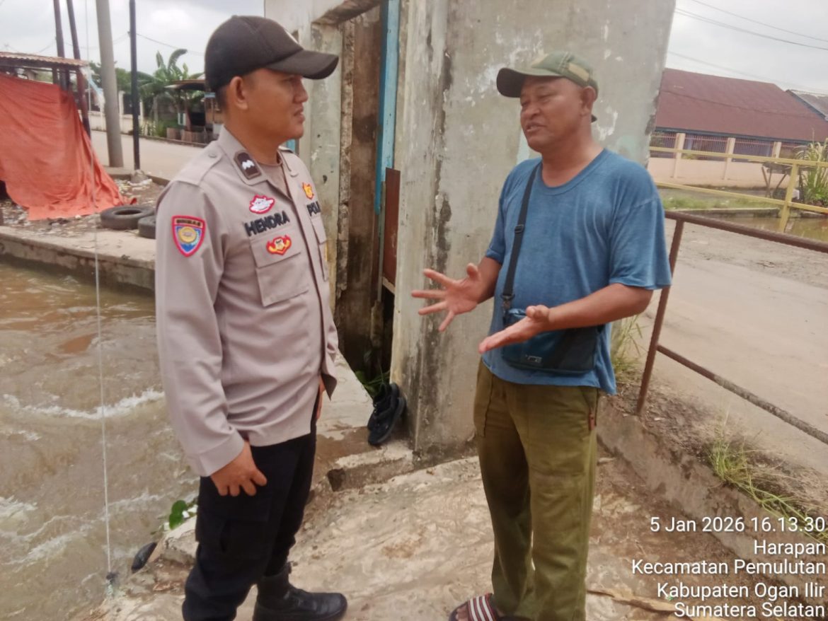 Polsek Pemulutan Laksanakan Patroli Pengecekan Debit Air, Situasi Wilayah Terpantau Normal