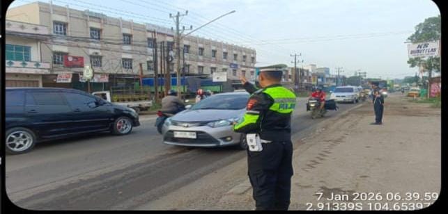 Satlantas Polres Banyuasin Kerahkan 18 Personel di Titik Rawan, Arus Lalu Lintas Aman dan Terkendali