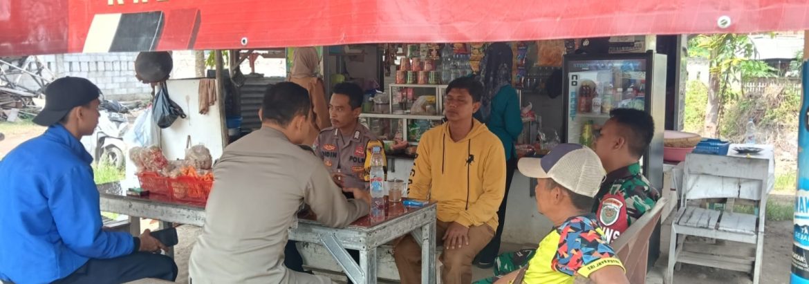 Komsos Babinsa Koramil 1611 Losarang Bersama Masyarakat Desa Losarang 