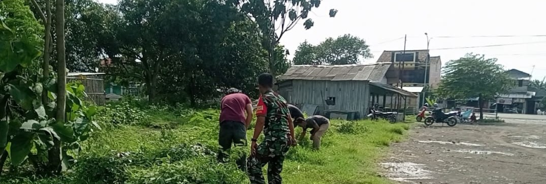 Babinsa Koramil 1608 Karangampel Bantu Percepatan Pembuatan Bangunan Kopdes Merah Putih Desa Tanjungsari