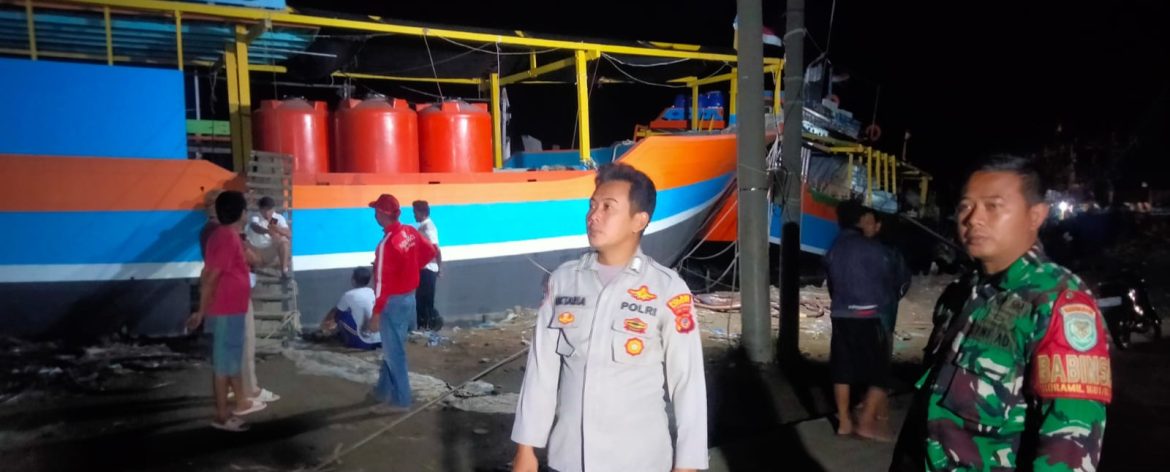 Koramil 1601 Indramayu Monitoring Penemuan Mayat di Empang Milik Amad Yang Bertempat di Desa Karangsong 
