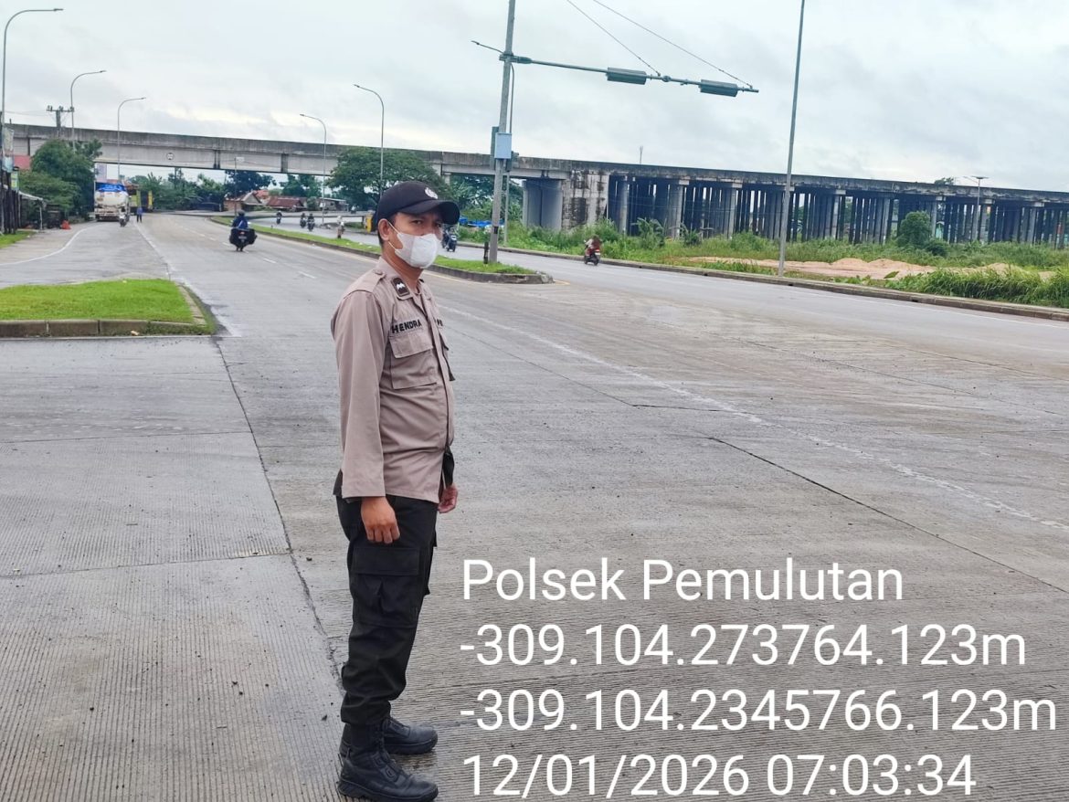 Giat Strong Point Polsek Pemulutan dalam Rangka Antisipasi Kemacetan dan Pungutan Liar