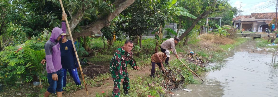 Cegah Kebanjiran Musim Penghujan, Pemdes Dan Koramil 1610 Krangkeng Serta Warga Masyarakat Menggelar Opsi 