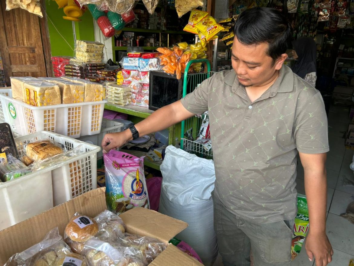 Polsek Pemulutan Monitoring Harga dan Stok Bapokting, Kondisi Pasar Masih Stabil
