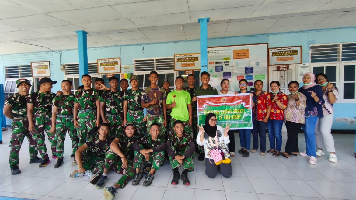 *Yonif TP 804/DBAY Gelar Karya Bhakti di Puskesmas Kimi*