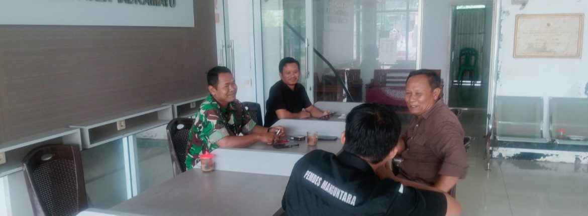 Komsos Babinsa Koramil 1605/Sukagumiwang Bersama Masyarakat Desa Manguntara