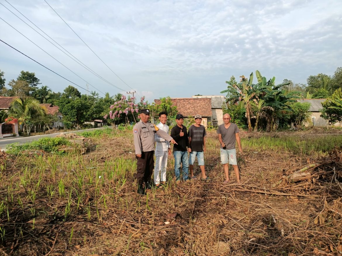 Dukung Program Ketahanan Pangan, Polsek Rambang Lakukan Koordinasi dan Pengecekan Lahan Jagung di Desa Sugihwaras Barat
