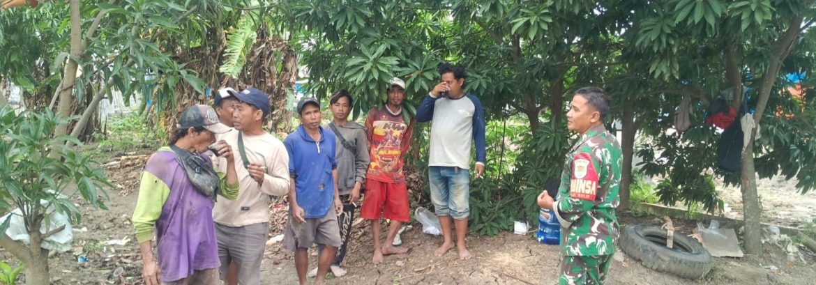 Komsos Babinsa Koramil 1611/Losarang Bersama Masyarakat Desa Muntur 