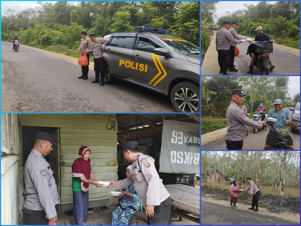 Polri Peduli, Polsek Rambang Gelar Jumat Berkah Berbagi Nasi Kotak kepada Warga Desa Sugih Waras Barat