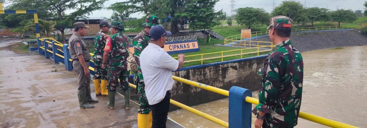 Danramil 1611 Losarang Laksanakan Patroli Sungai Cipanas 2 dan Sungai Conger
