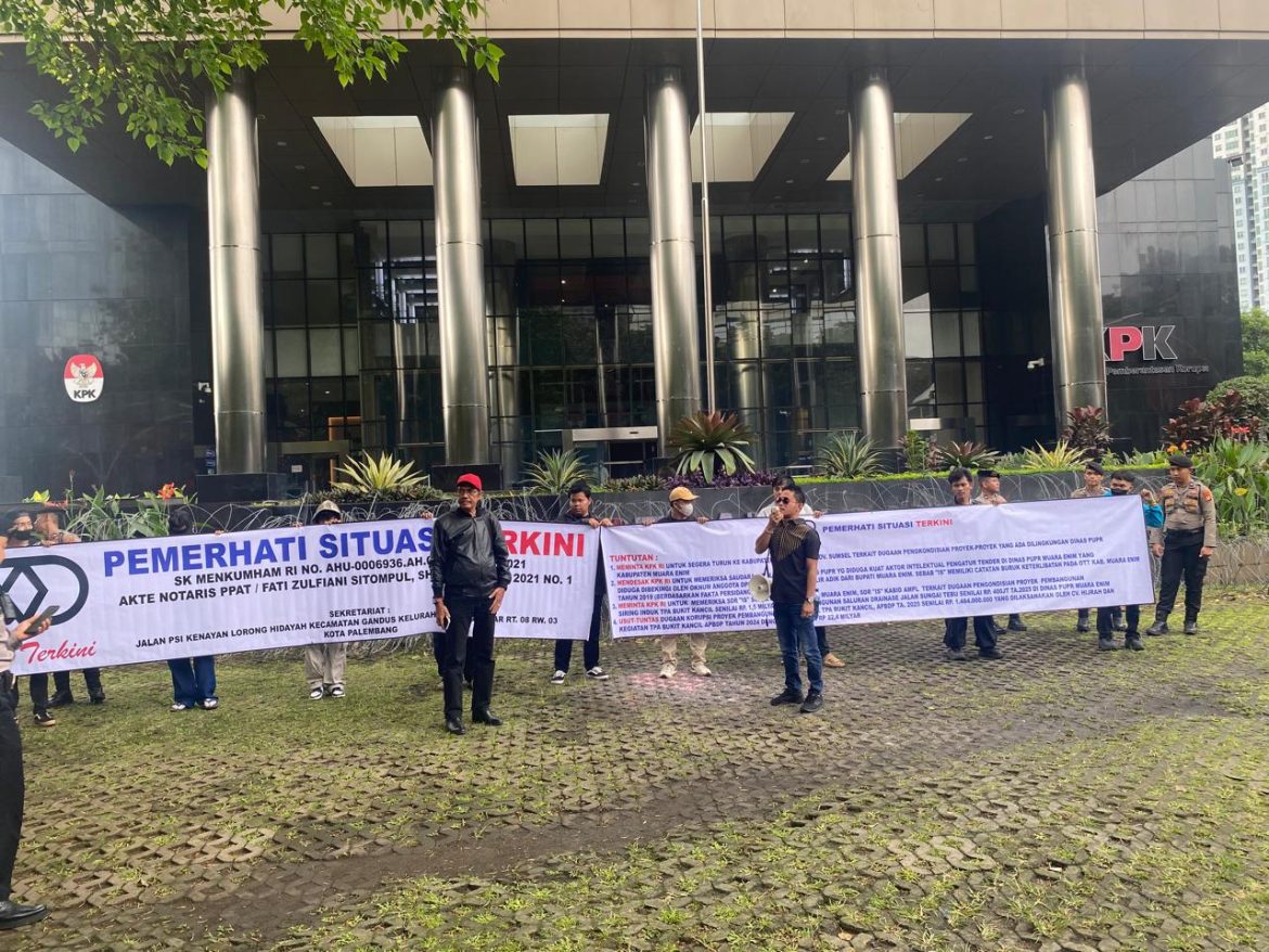 Datangi Gedung Merah Putih, LSM PST Minta KPK RI Periksa Dinas PUPR Kabupaten Muara Enim