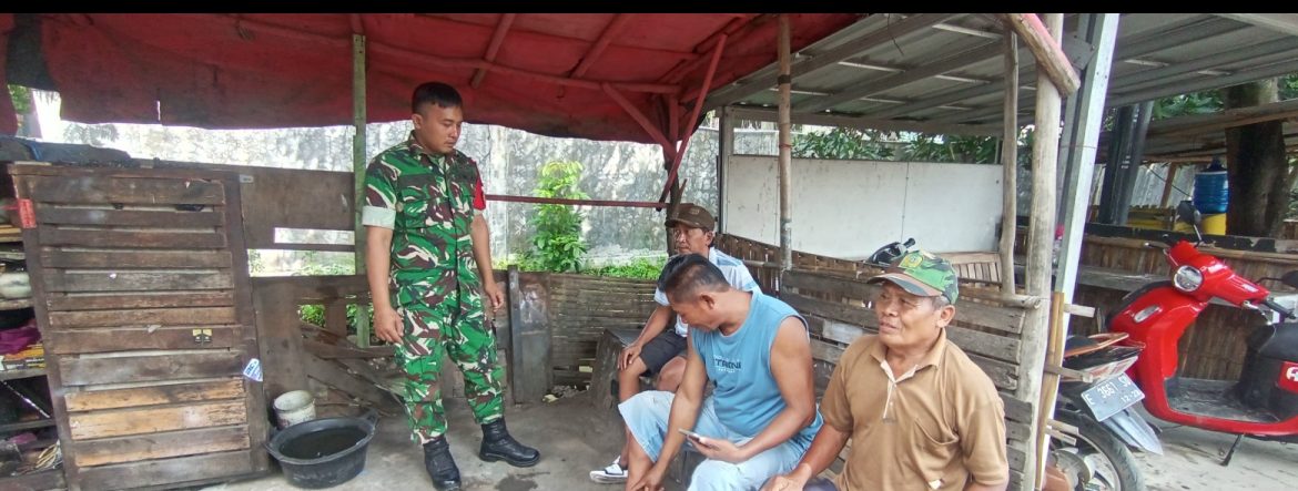 Komsos Anggota Koramil 1601/Indramayu Bersama Warga Kelurahan Lemahabang