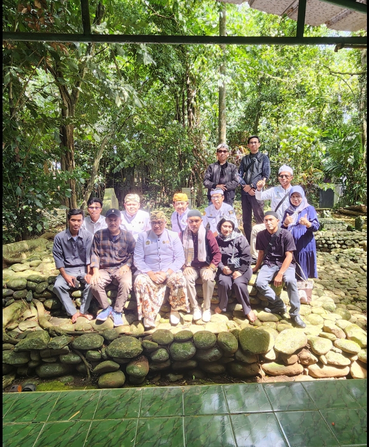 NAPAK TILAS SEJARAH GALUH SOSOK PANGERAN ARYA NATAREJA & PENEGASAN GENEALOGI KESULTANAN CIREBON: MERAWAT INGATAN SEJARAH NUSANTARA