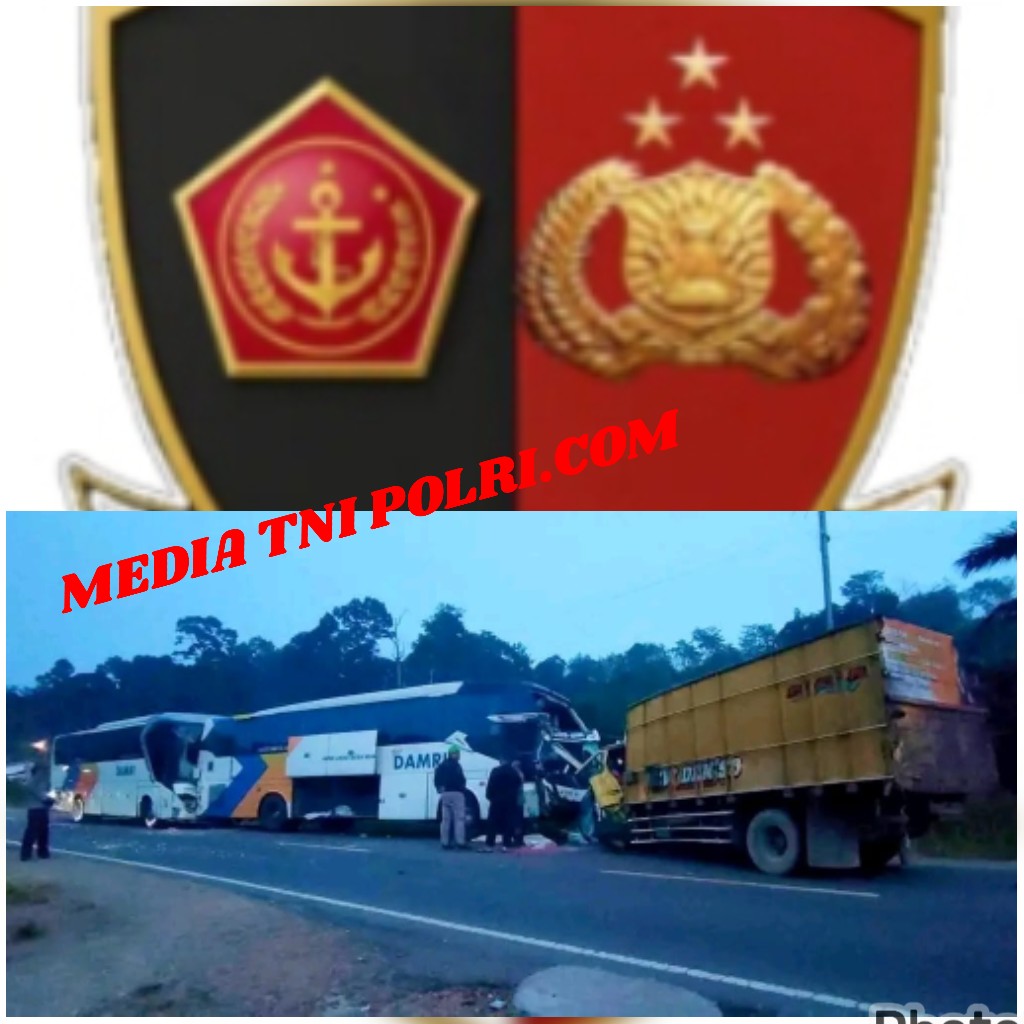 Tabrakan Beruntun Libatkan Dua Bus Damri dan Truk Pupuk di Tayan Hilir, Satu Orang Tew4s 21 Januari 2026.