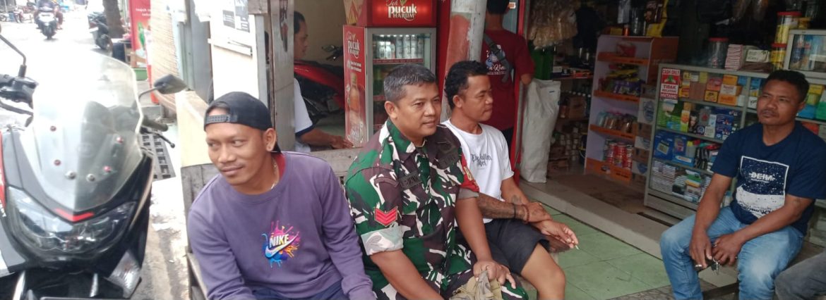 Komsos Anggota Koramil 1601/Indramayu di Wilayah Binaan Kelurahan Bojong Sari