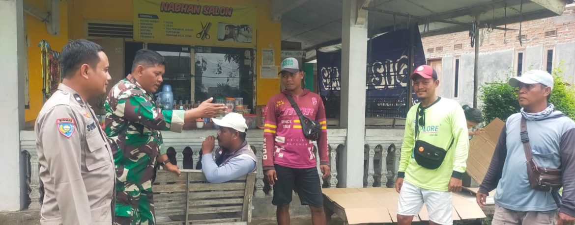 Babinsa Koramil 1603/Lohbener Laksanakan Komsos Bersama Masyarakat Desa Kijaran Wetan