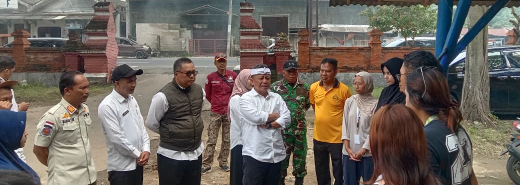 Koramil 1604 Jatibarang Bersama Sekda Jabar Menggelar Korve Di Objek Wisata Banjar Desa Bulak Jatibarang 