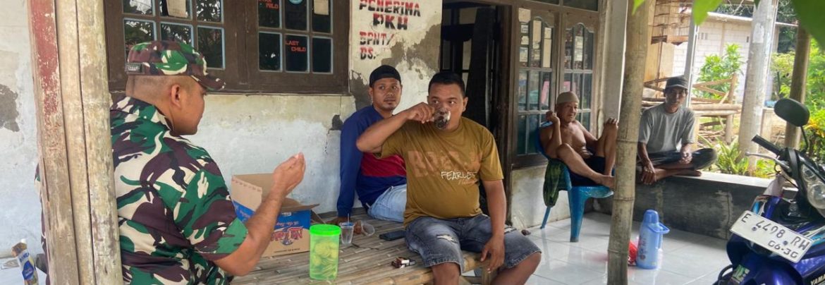 Komsos Babinsa Koramil 1605/Sukagumiwang Bersama Masyarakat Desa Jengkok