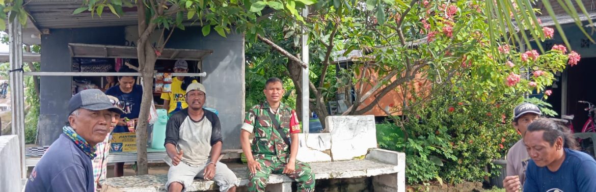 Komsos Babinsa Koramil 1601/Indramayu di Kelurahan Lemahmekar, Pererat Silaturahmi dan Dukung Program Pemerintah