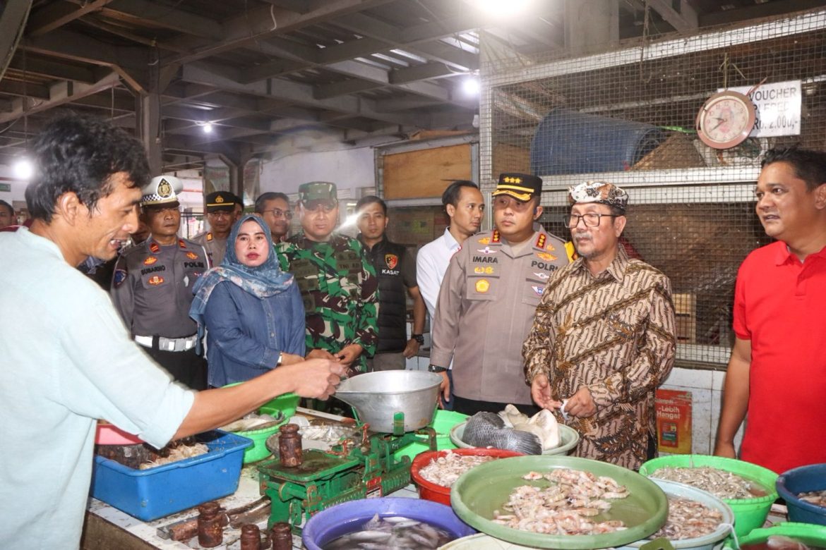 Jelang Ramadan 1447 H, Kapolresta Cirebon dan Forkopimda Sidak Dua Pasar, Pastikan Harga Sembako Stabil dan Stok Aman