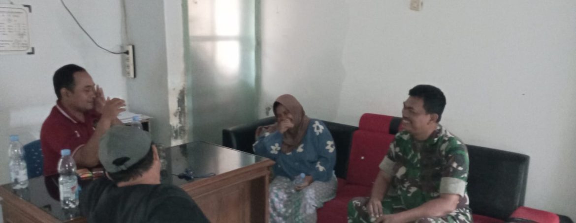 Pererat Sinergi, Babinsa Koramil 1605/Sukagumiwang Komsos Bersama Tokoh Pemuda dan Masyarakat Desa Tenajar Lor