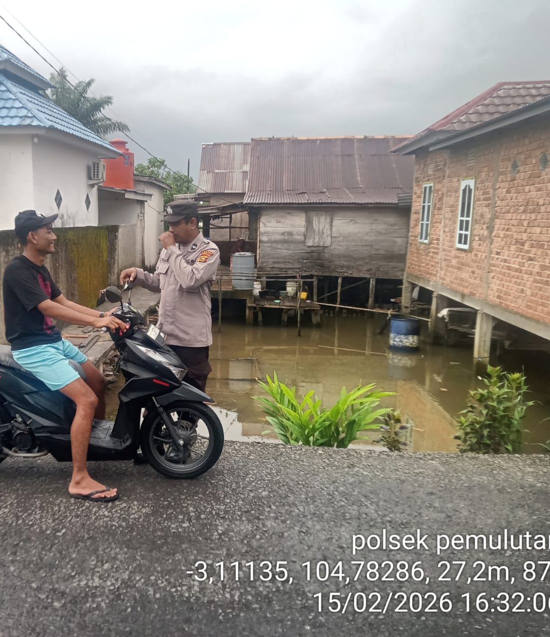 Polsek Pemulutan Laksanakan Patroli dan Imbau Warga Jaga Keselamatan Anak di Sungai