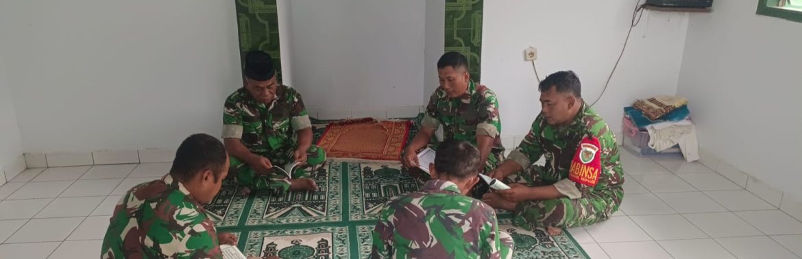 Jajaran Babinsa Koramil 1604/Jatibarang Laksanakan Tadarus Al-Qur’an di Bulan Ramadhan