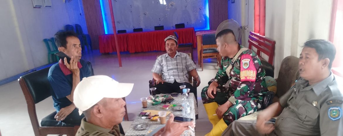 Komsos Babinsa Koramil 1611/Losarang Bersama Masyarakat Desa Puntang