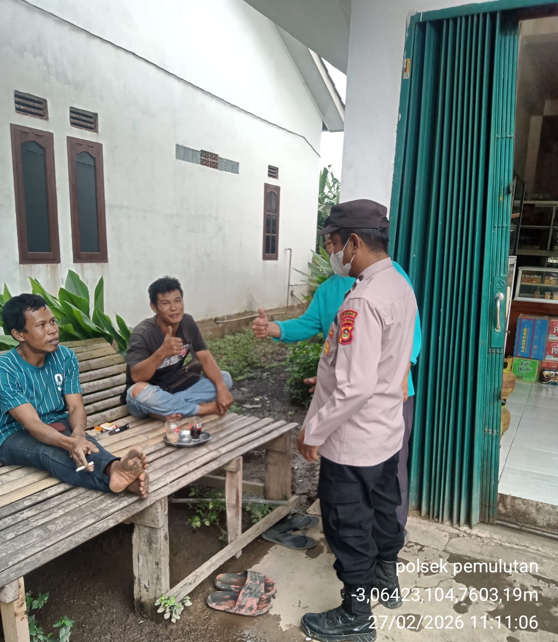 Personil Polsek Pemulutan Polres Ogan Ilir Lakukan Patroli, Berikan Himbauan dan Sampaikan Layanan Kepolisian 110