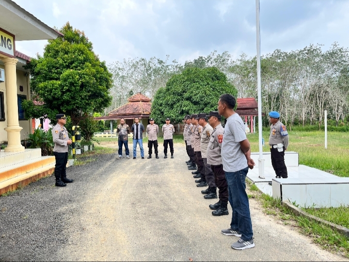 Kapolsek Rambang IPTU Zulkarnain Afianata, ST, M.Si, MH Pimpin Langsung Apel Siaga Personil