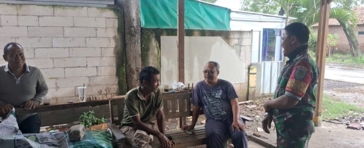 Komsos Babinsa Koramil 1611/Losarang Bersama Pamong Desa Muntur